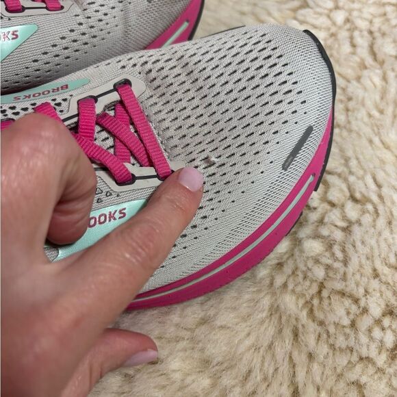 Brooks Women's Running Shoes - Gray and Pink - Picture 3 of 6